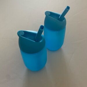 Munchkin simple clean plastic Blue Sippy Cups with Straws 10oz